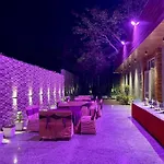 Amber - 5 Bedroom Villa, Garden In Rohini, Delhi