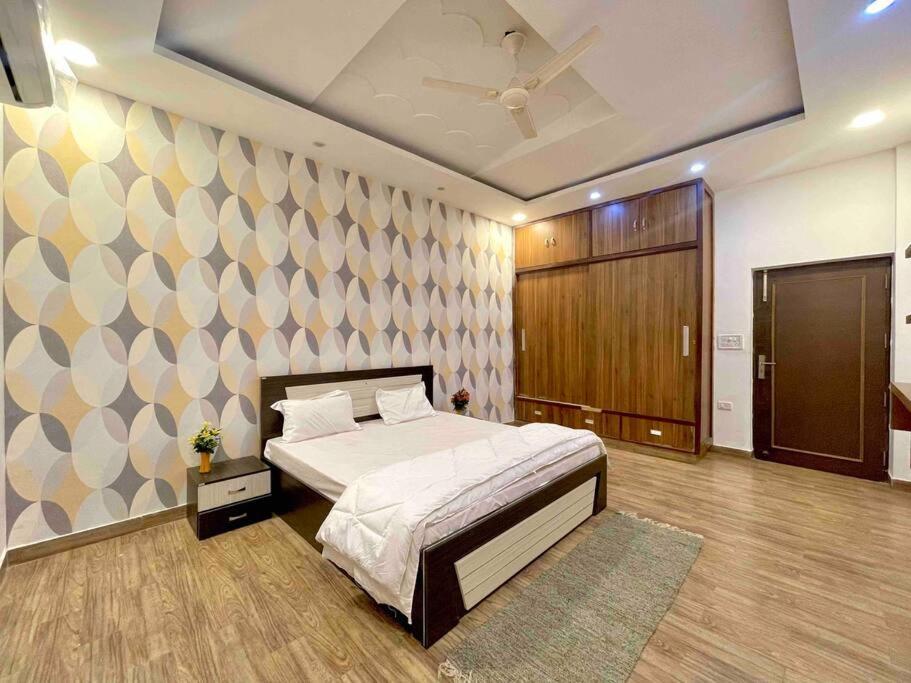 Amber - 5 Bedroom Villa, Garden In Rohini, Delhi Villa *