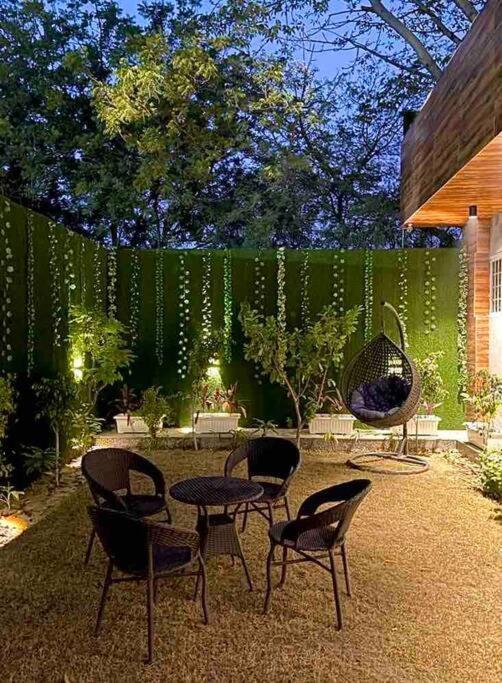 Amber - 5 Bedroom Villa, Garden In Rohini, Delhi Villa New Delhi