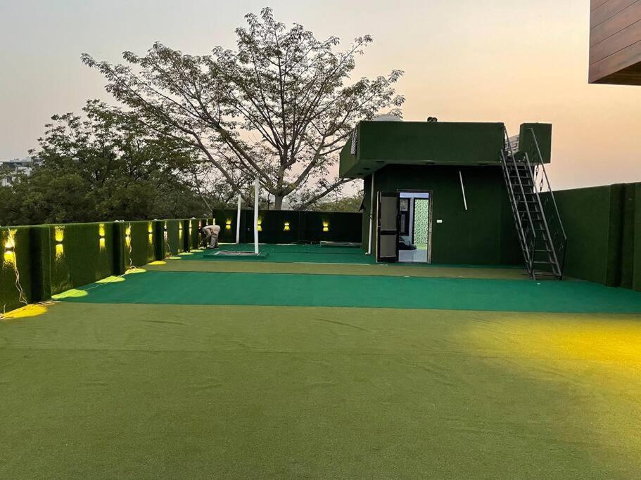 Amber - 5 Bedroom Villa, Garden In Rohini, Delhi