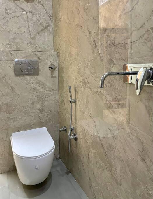 Villa Amber - 5 Bedroom Villa, Garden In Rohini, Delhi New Delhi