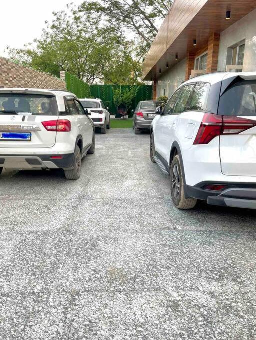 Amber - 5 Bedroom Villa, Garden In Rohini, Delhi Villa