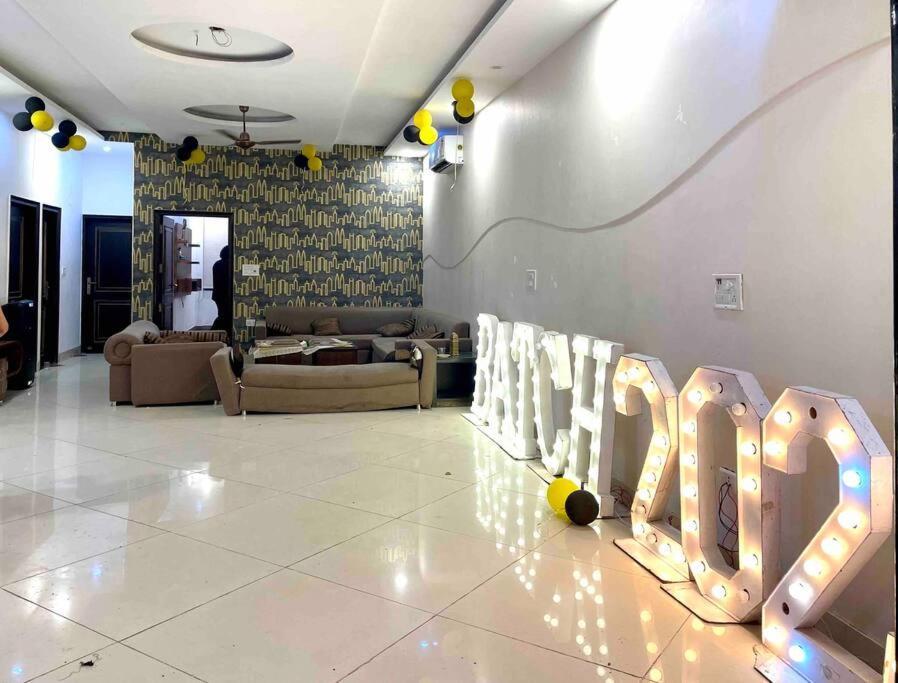 Amber - 5 Bedroom Villa, Garden In Rohini, Delhi Villa *