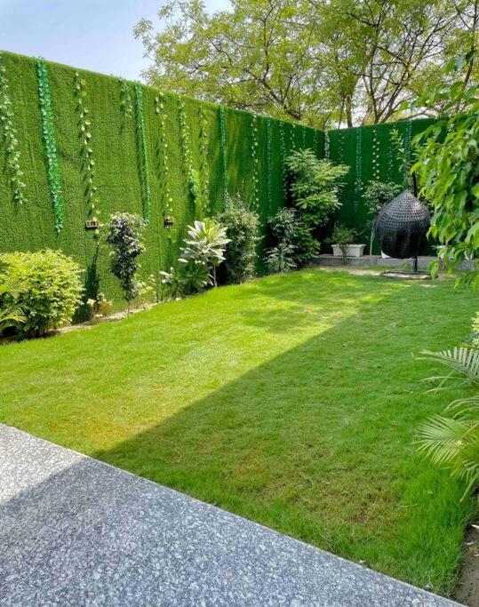 Amber - 5 Bedroom Villa, Garden In Rohini, Delhi Villa New Delhi